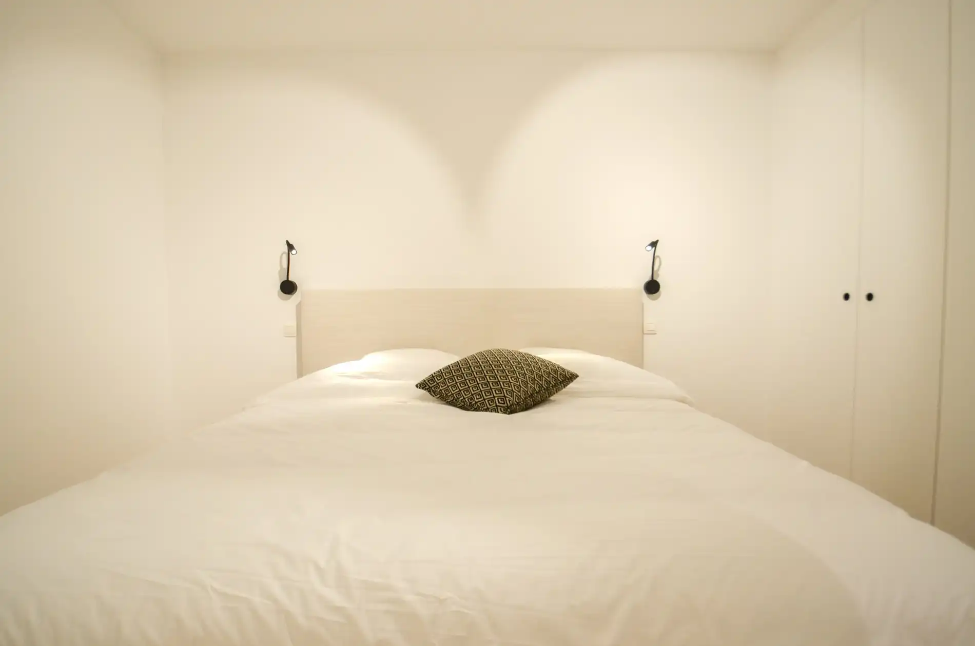 Tijdloos, recent volledig gerenoveerd appartement met zijdelings zeezicht gelegen in het Zoute.  foto 15