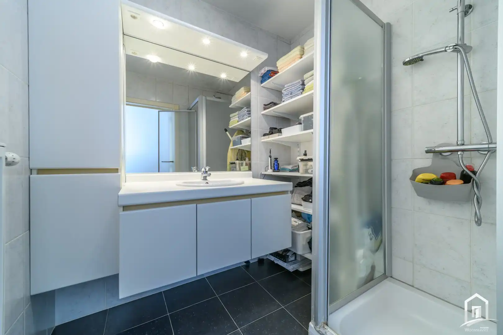 Comfortabel wonen met terras en ruime garagebox in Haaltert foto 17