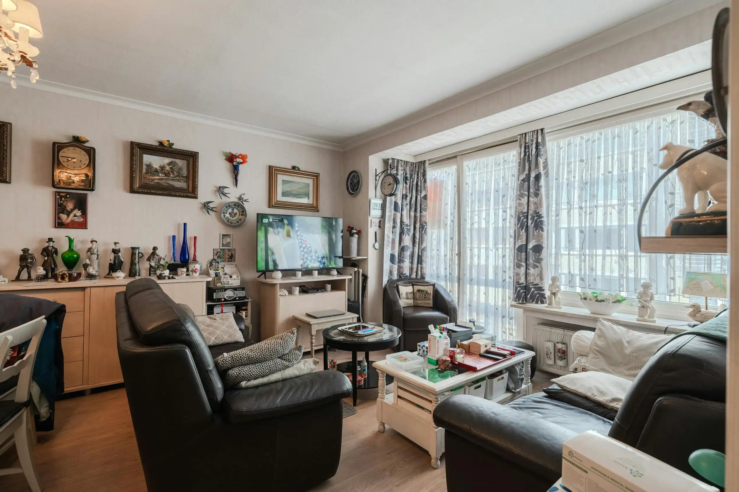 Centraal 2-slaapkamer appartement vlakbij zee te Oostende foto 4