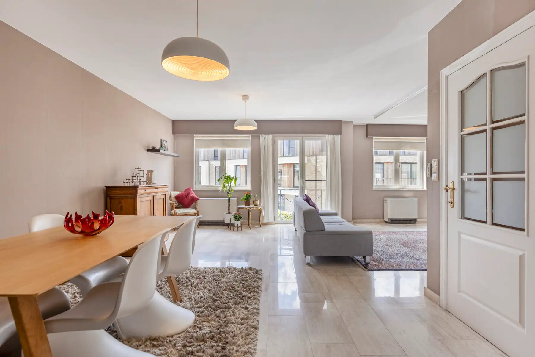 Ruim, centraal gelegen appartement met 3 slaapkamers foto 4