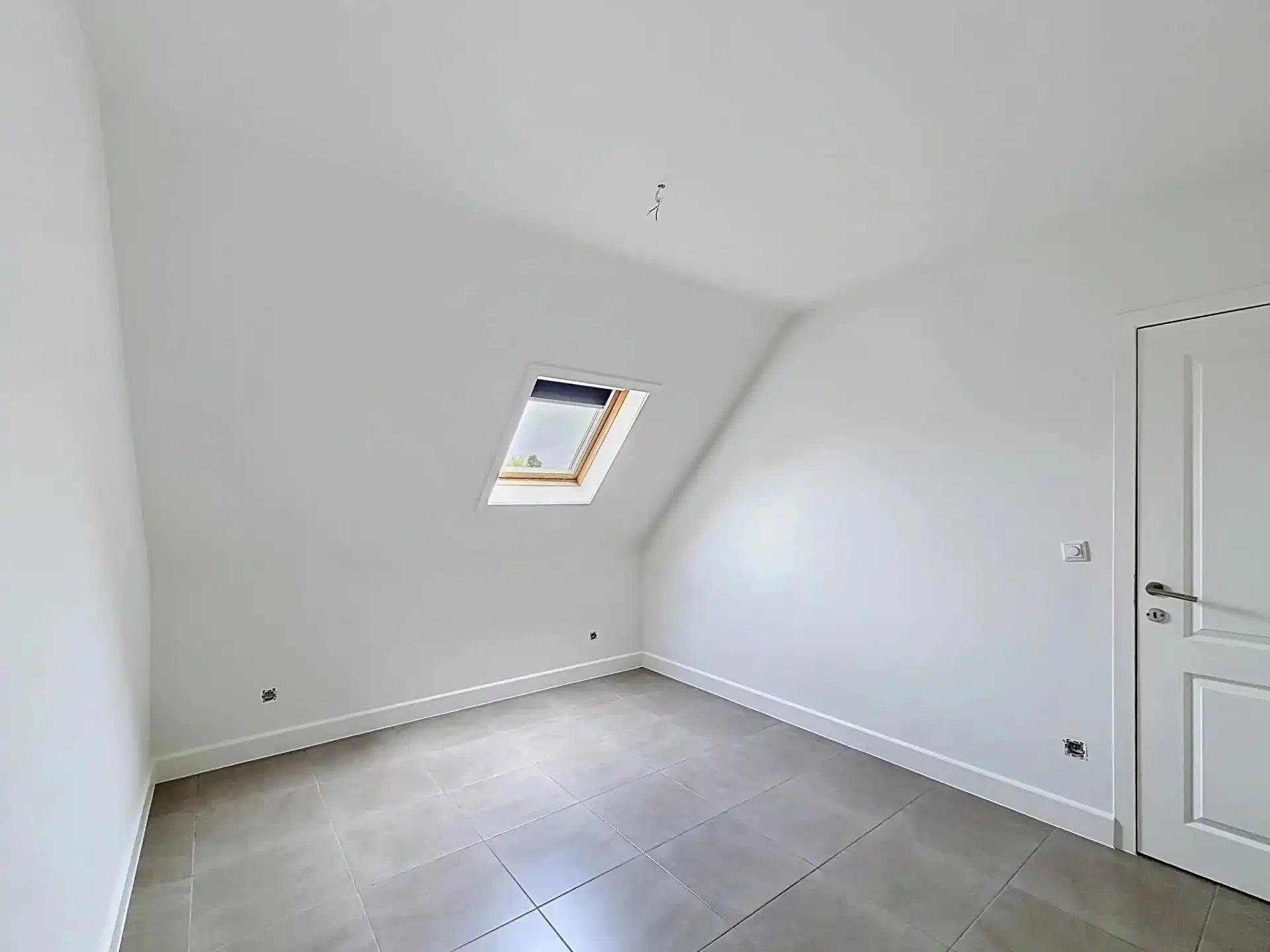 Gezellige woning met 2 grote slaapkamers, tuin en carport foto 22