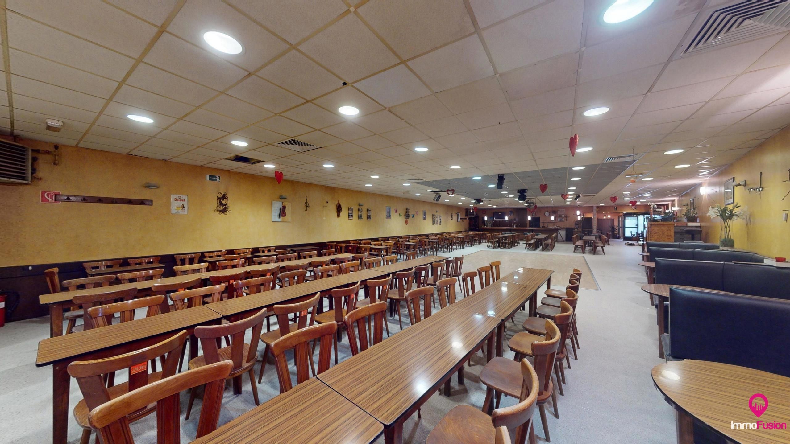 Danszaal 600m² + vergunde woonst in het bruisende Zonhoven! foto 4
