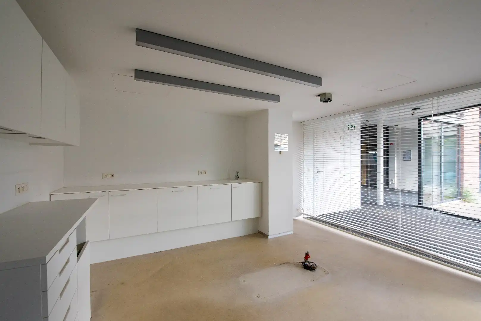 Boomsesteenweg 223 - Veelzijdige commerciële ruimtes te Wilrijk  foto 18