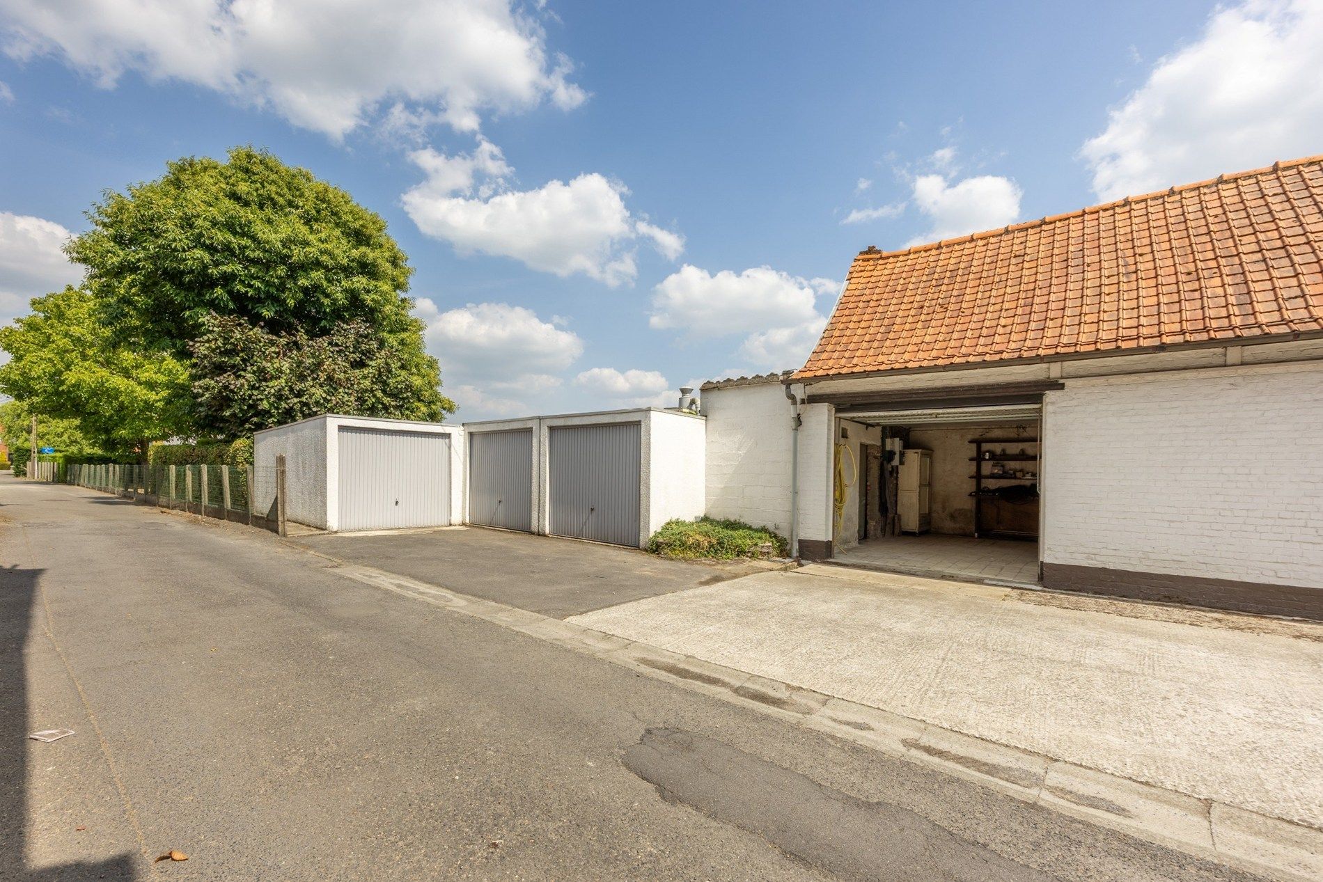 TE RENOVEREN WONING MET UITWEG EN GARAGE foto 16