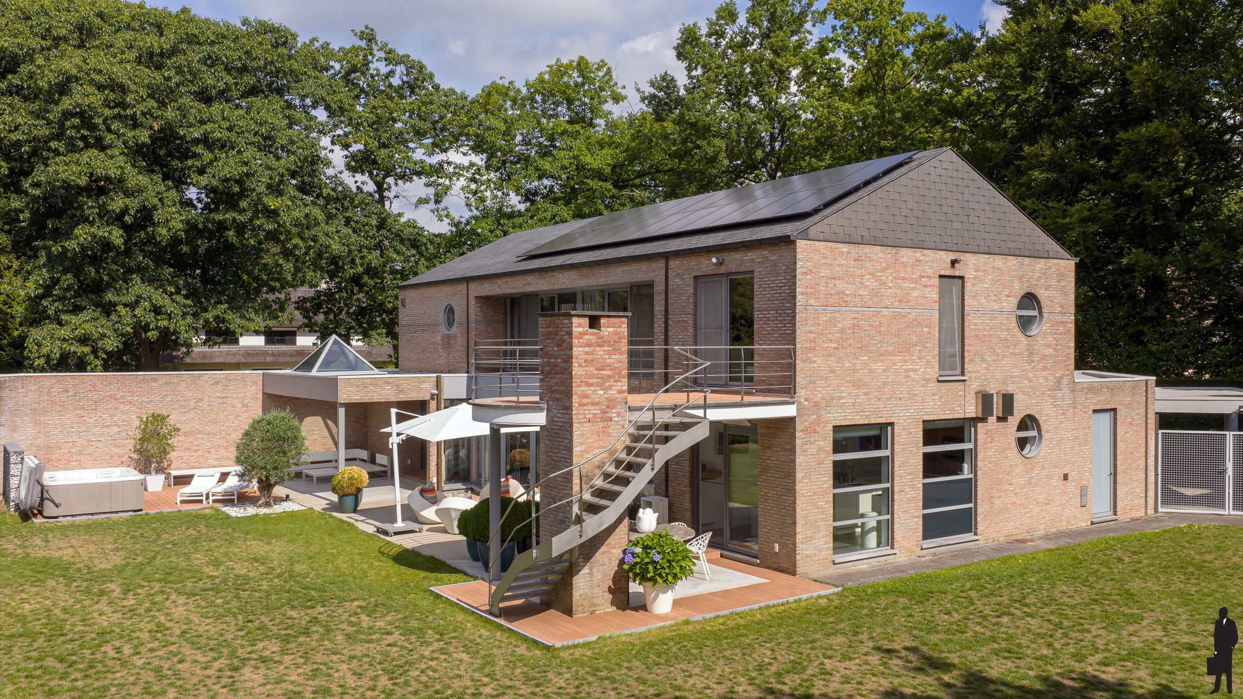 VILLA MET APARTE PRAKTIJK OF APART KANTOOR AAN HUIS (vrij beroep mogelijk!)  foto 25