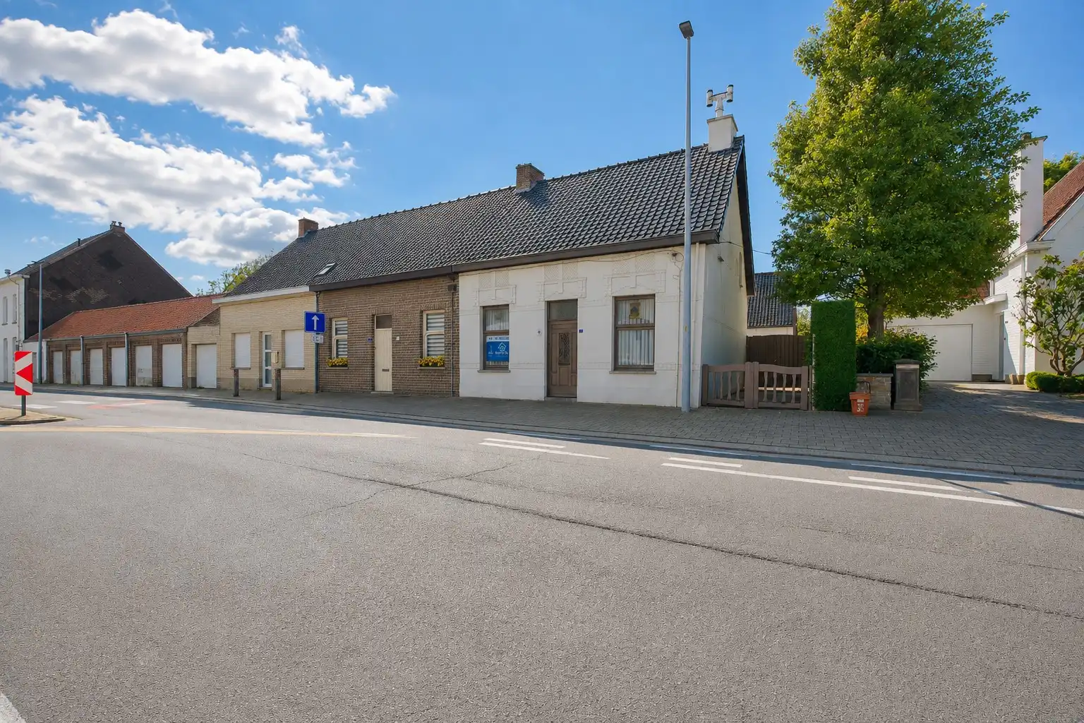 Lichtervelde – HOB met 6 slpks, garage en bijgebouw op 564 m² foto 2