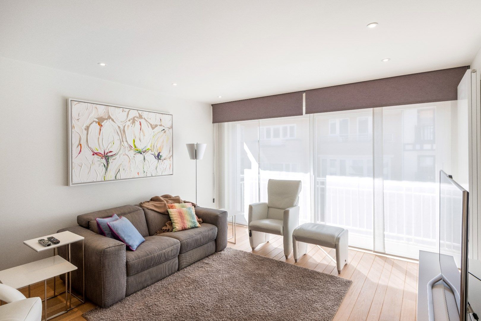 Aangenaam appartement met groot zonneterras gelegen in een rustige zijstraat van de Dumortierlaan. Parking mogelijk. foto 5