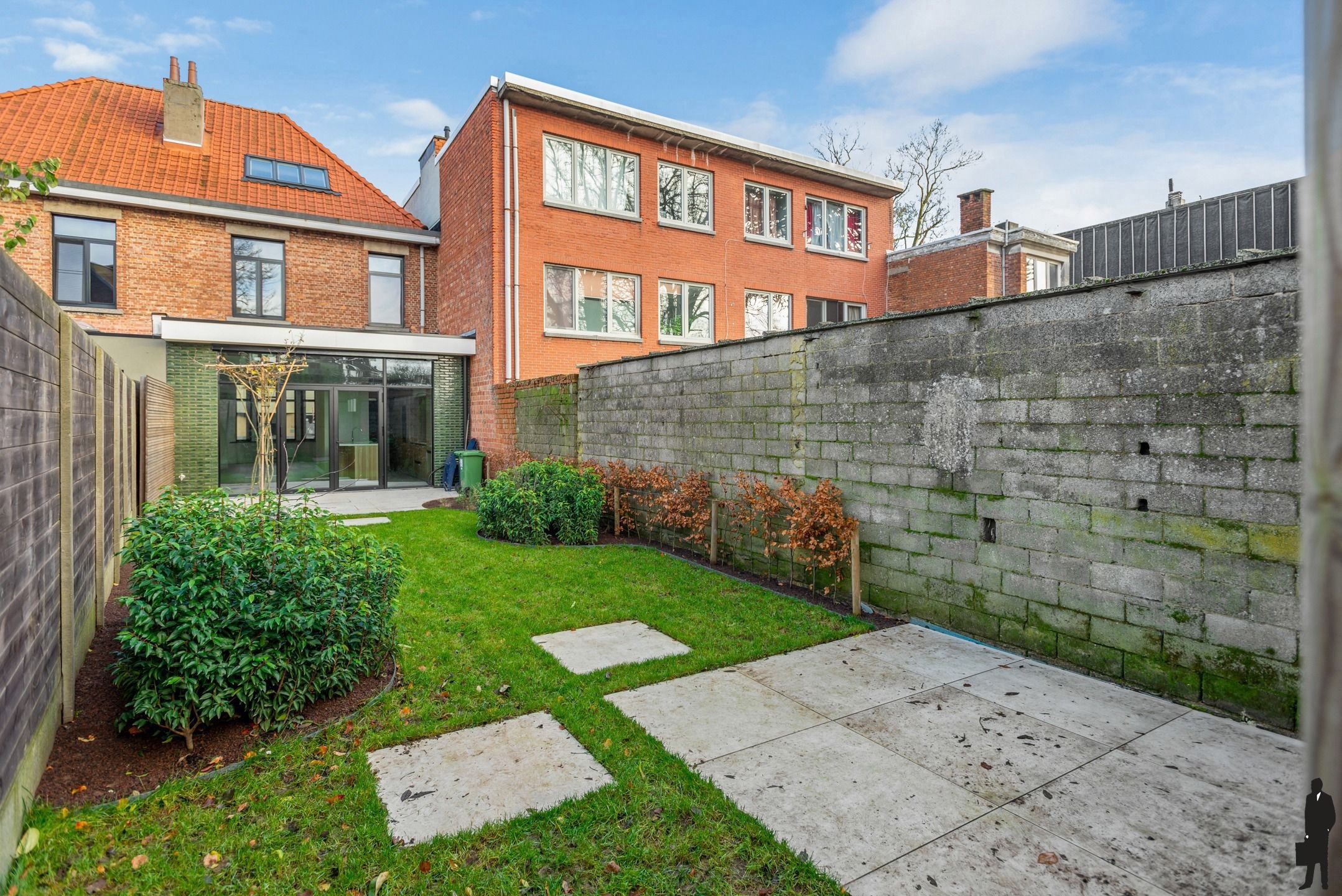 Gerenoveerde woning met 3 ruime slaapkamers en zuid tuin foto 8