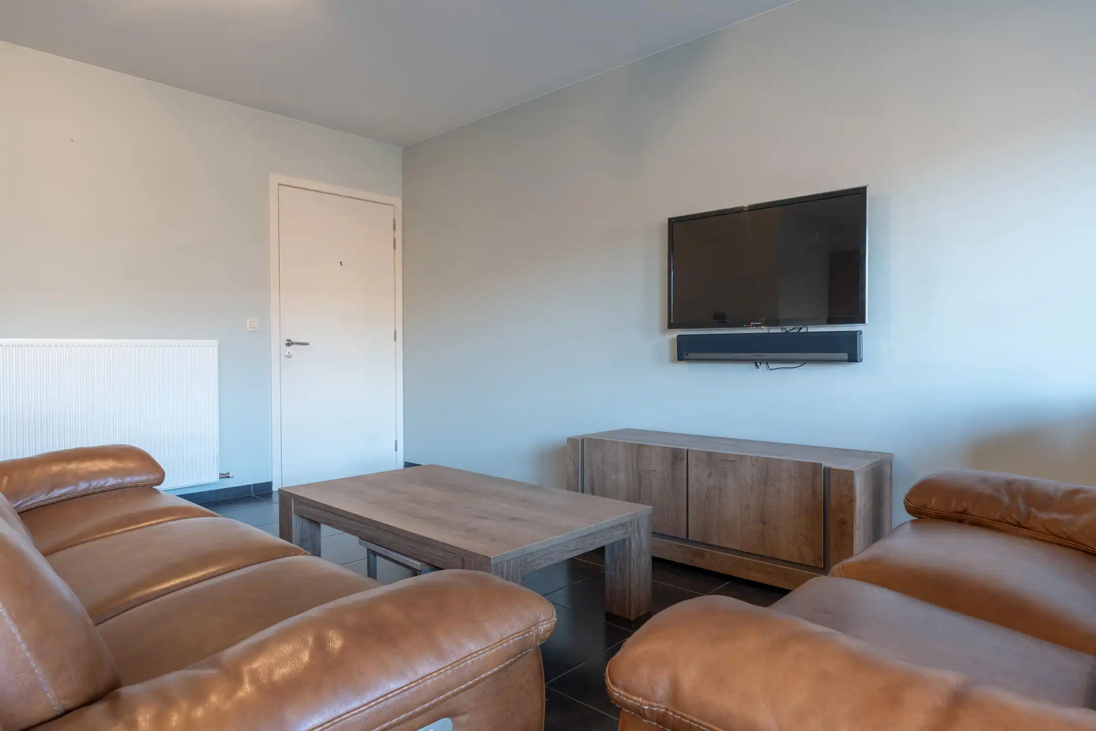 Instapklaar 2-slaapkamer appartement met terras en garagebox foto 4