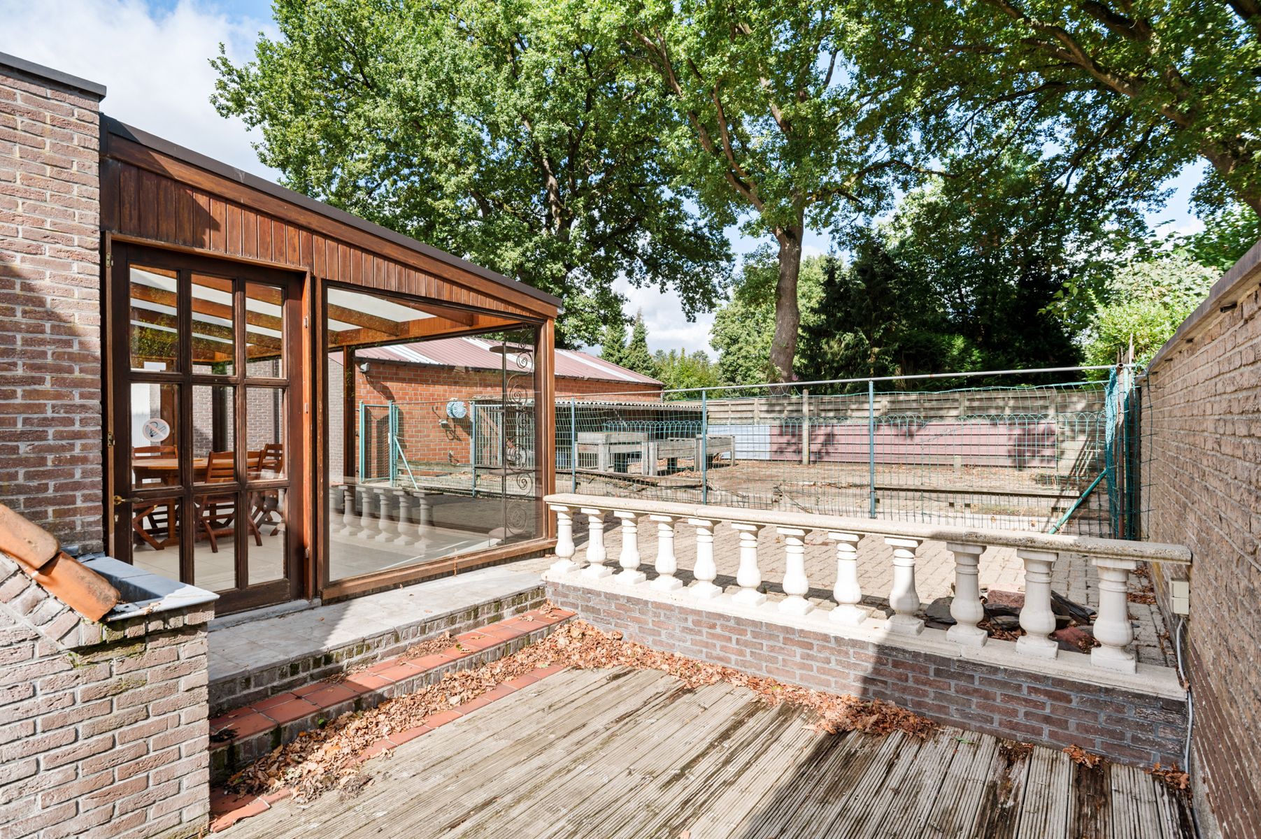 Ruime gezinswoning met bijgebouw en tuin op 694m2 grond foto 27