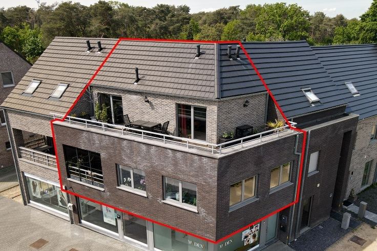 Prachtig duplex appartement met grote terrassen ! foto {{pictureIndex}}