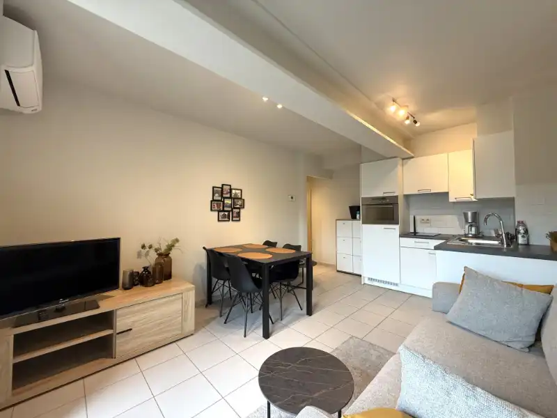 Gemeubeld appartement met ruim dakterras tussen UZ en Sint-Pietersstation foto 5