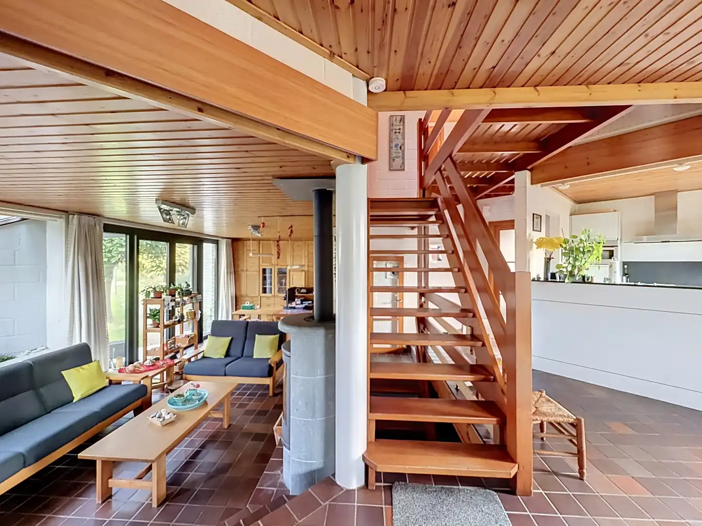 Karaktervolle vrijstaande woning op een prachtig groen perceel foto 8