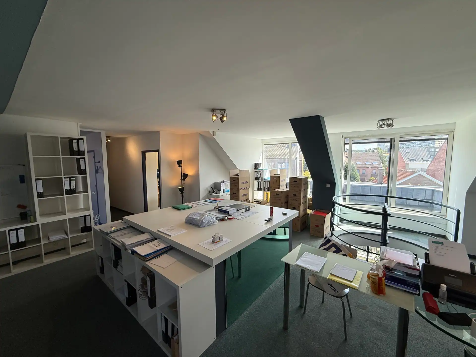 Duplex bureauruimte van 215m² in Strombeek-Bever foto 8