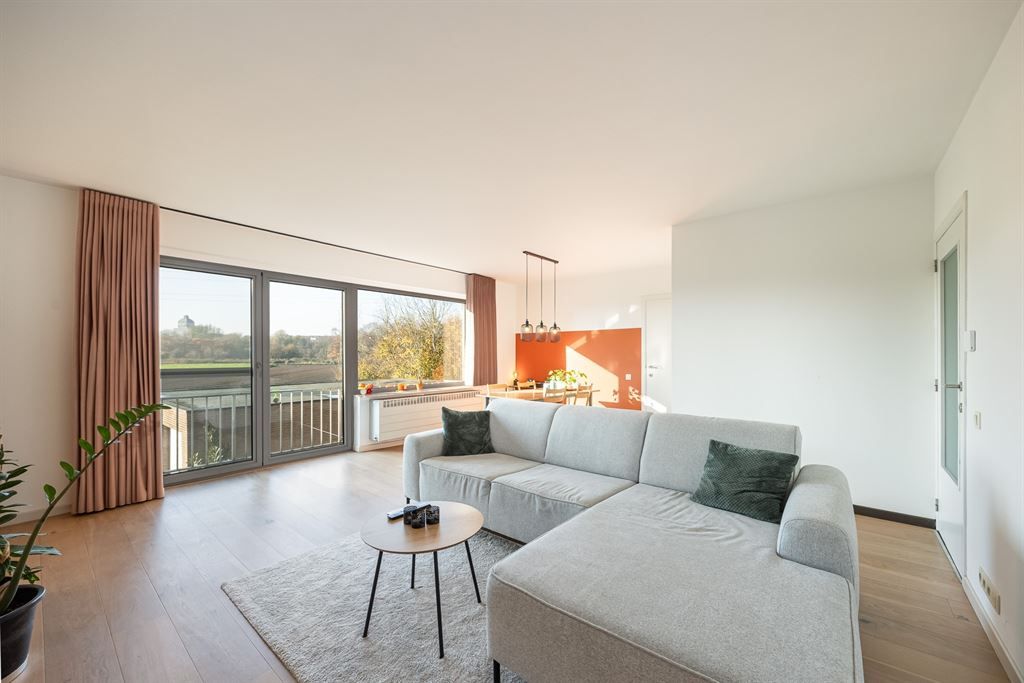 Gerenoveerd appartement met prachtig uitzicht foto 9