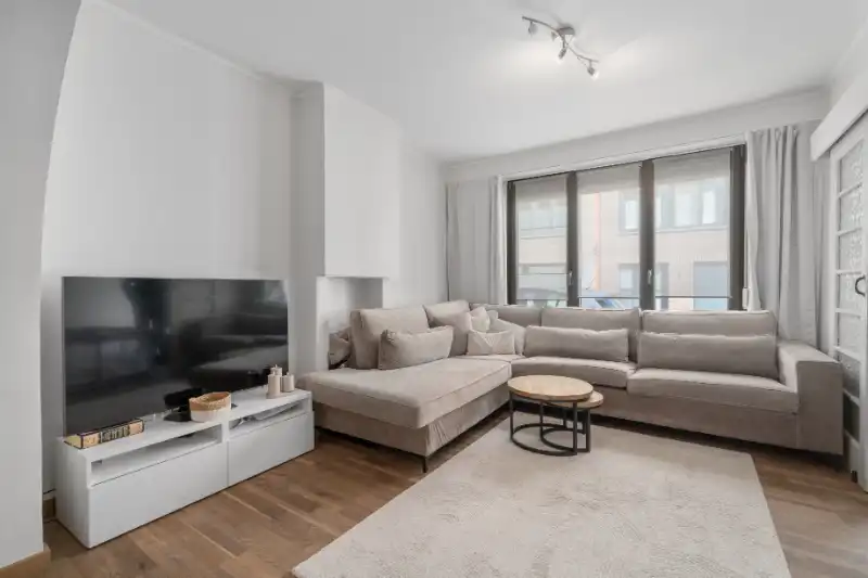 Instapklare woning met 3 slpkmrs op 282m² foto 4