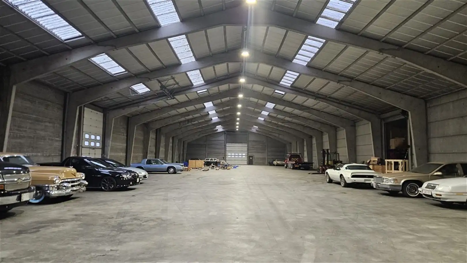 Magazijn met kantoor foto 2