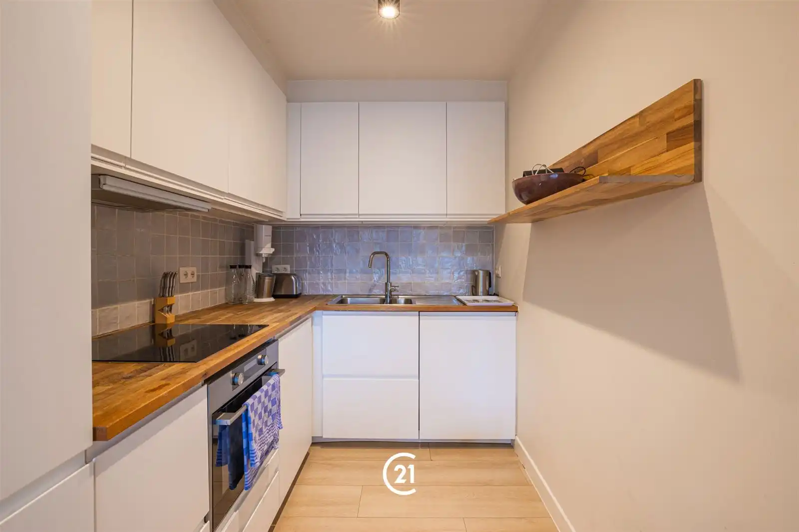 Instapklaar appartement bij het centrum van Zottegem! foto 3