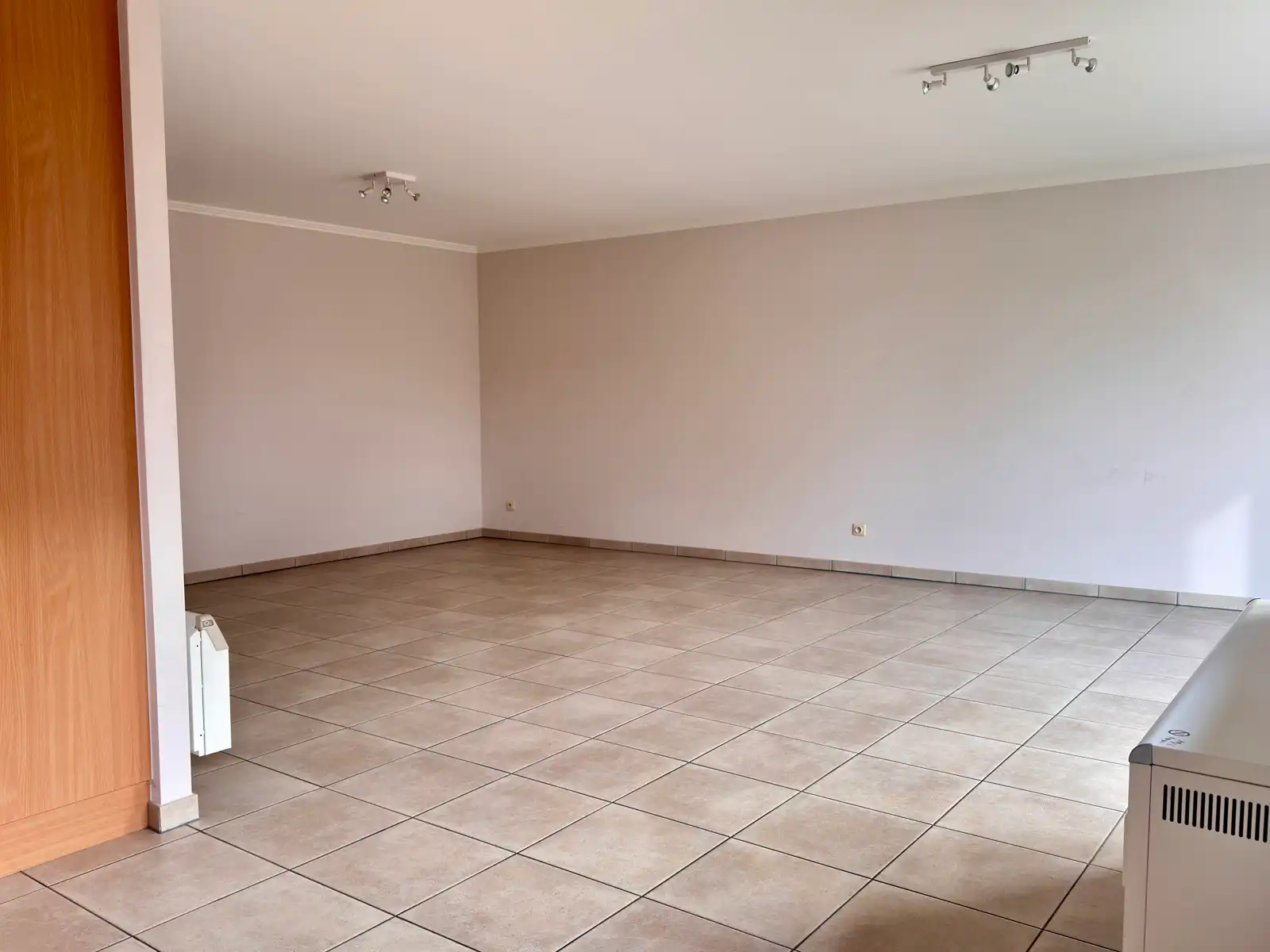 Verzorgd appartement vlakbij het centrum van Gistel. foto 3