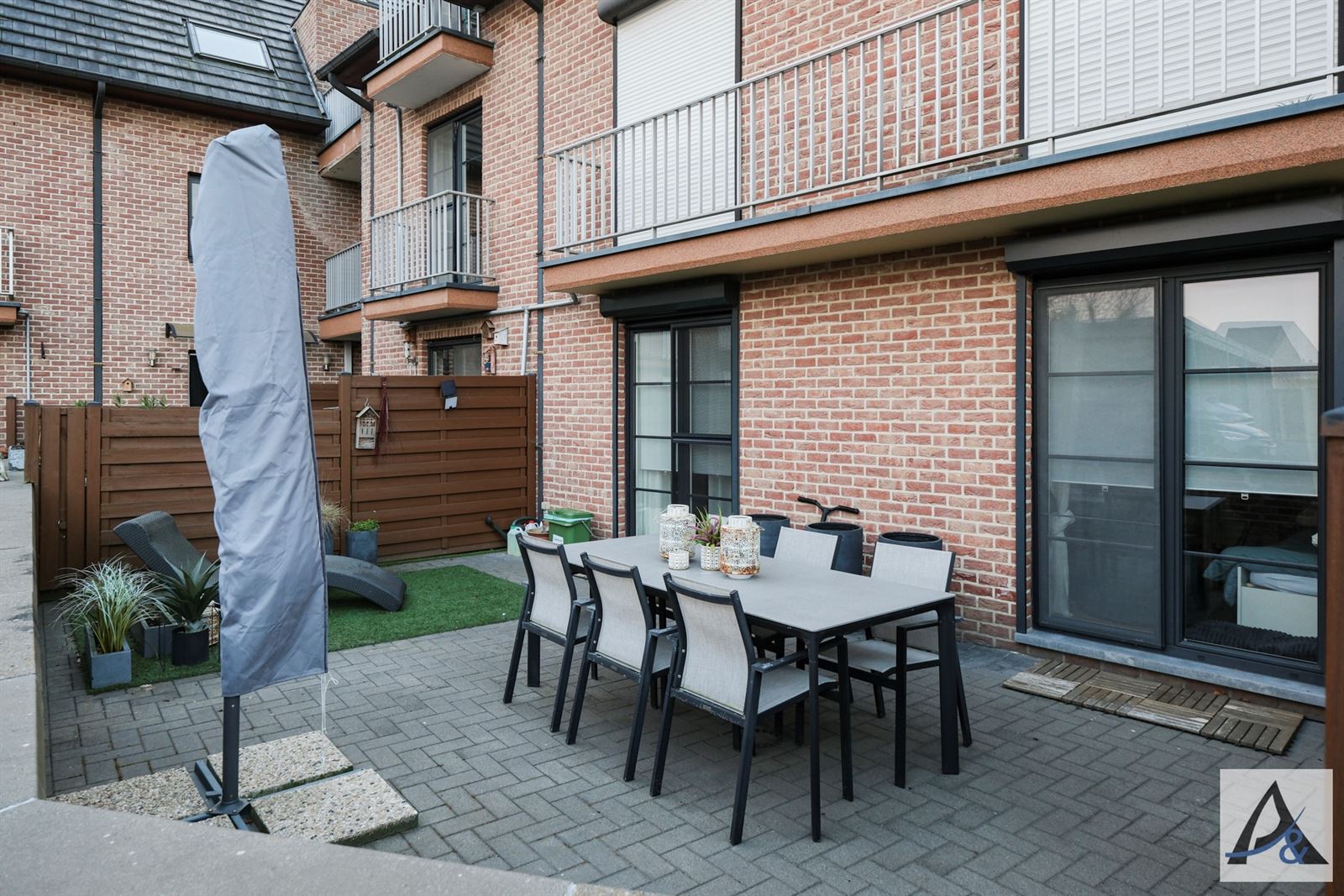 Ruim Gelijkvloers Appartement van 107 m² met twee autostaanplaatsen foto 17