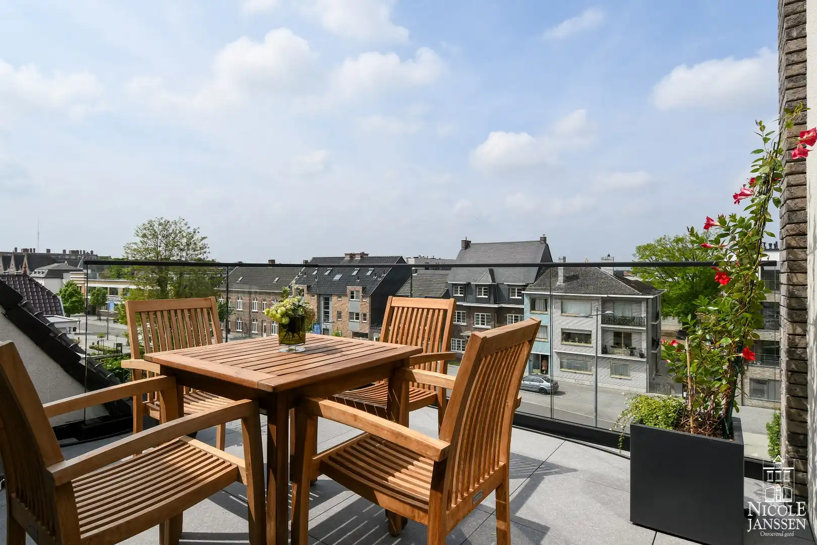 Royaal penthouse met twee slaapkamers, twee terrassen en drie autostandplaatsen foto 14