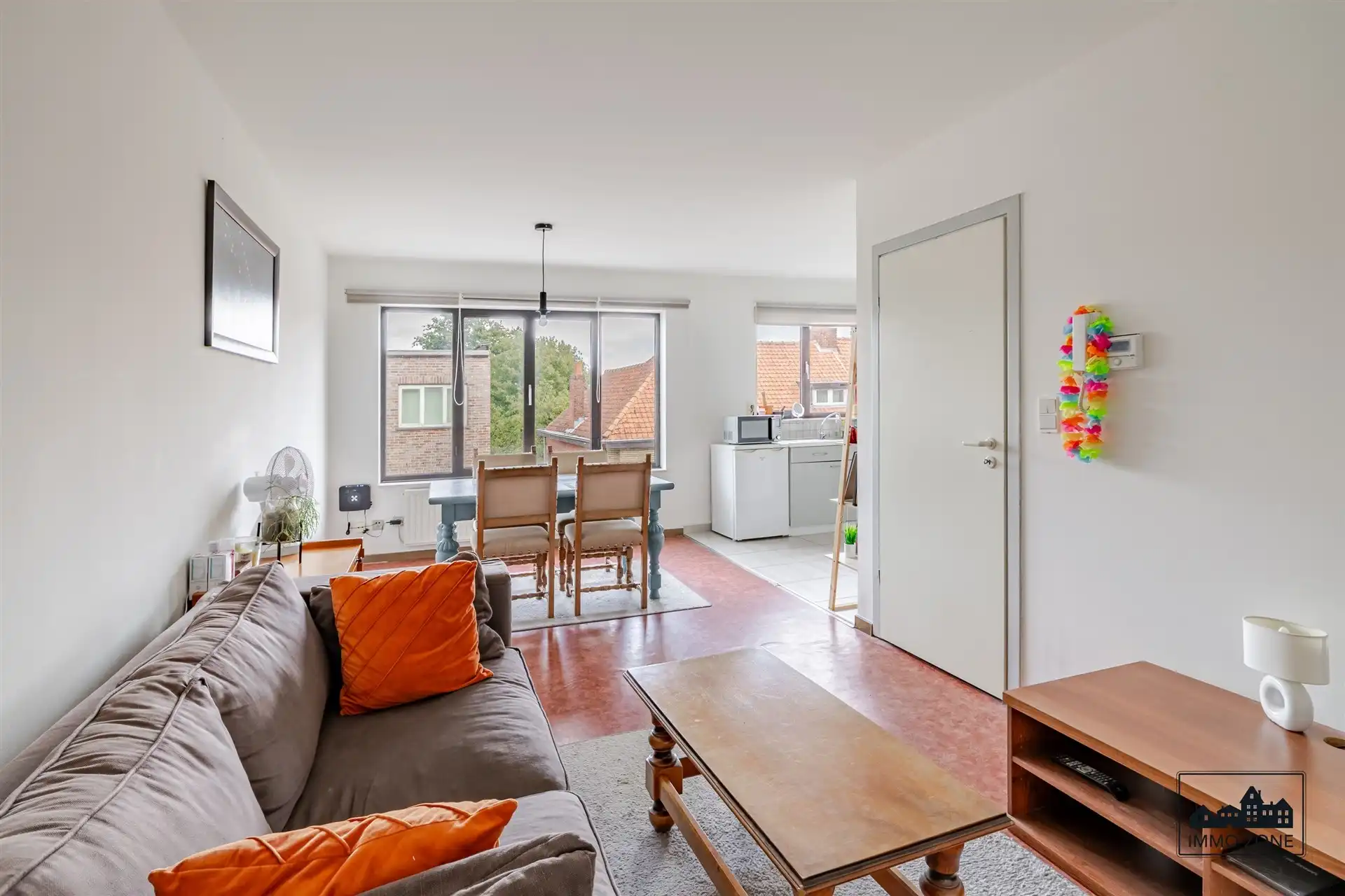 Ruim éénslaapkamerappartement te koop met terras en garage foto 5