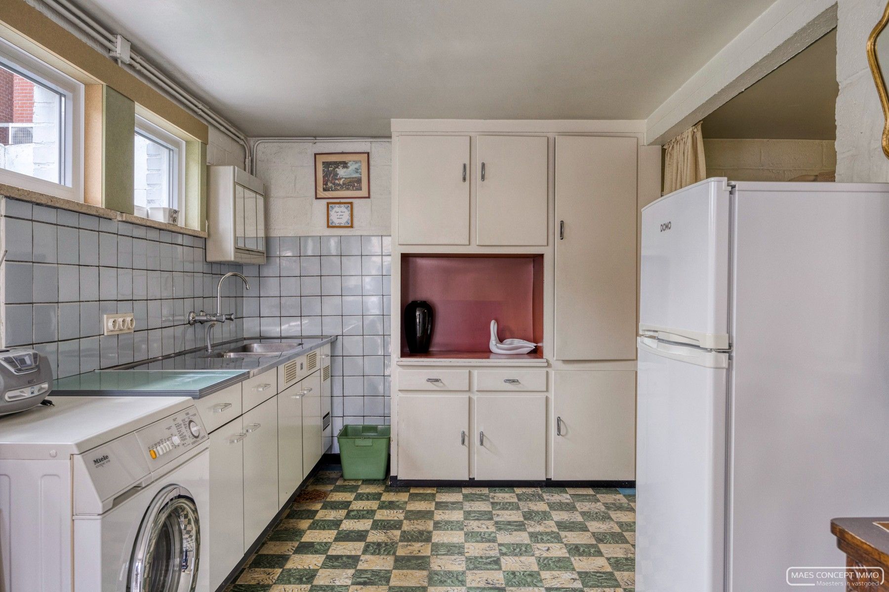 Handelsruimte met woning op topligging in Zulte foto 9