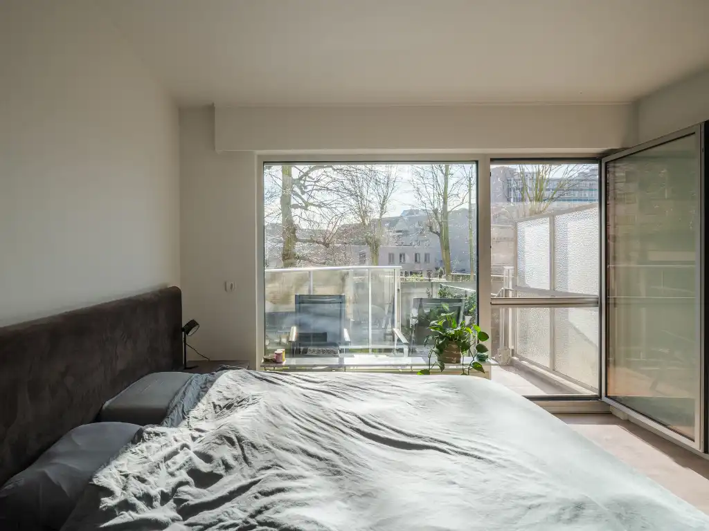 Instapklaar 2 slaapkamer appartement met terras en zonnige tuin foto 5