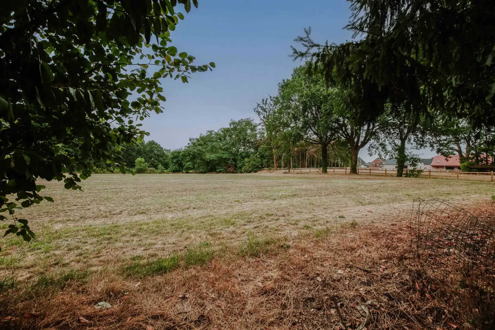 Gezinswoning met grote tuin en landelijk uitzicht foto 9