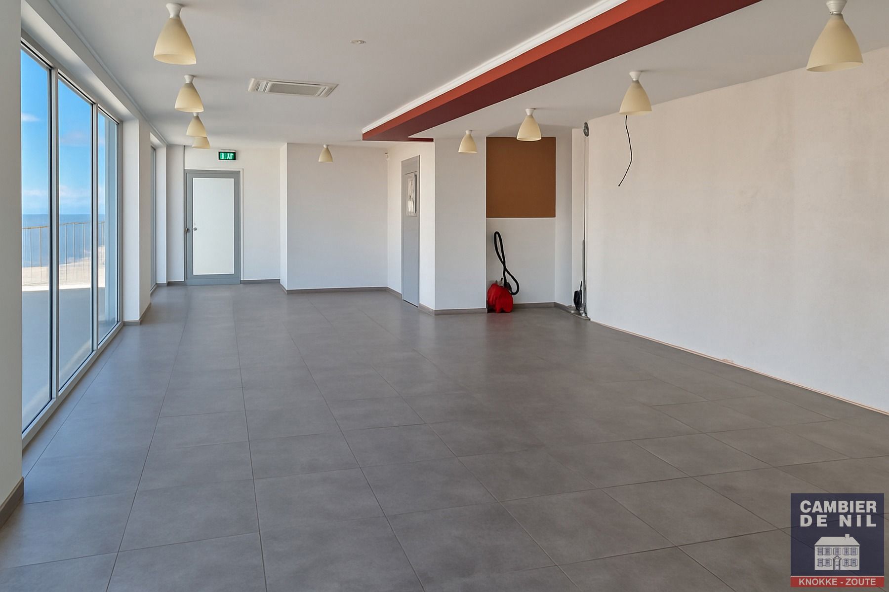 Zeedijk Het Zoute handelspand te huur op toplocatie  foto 4