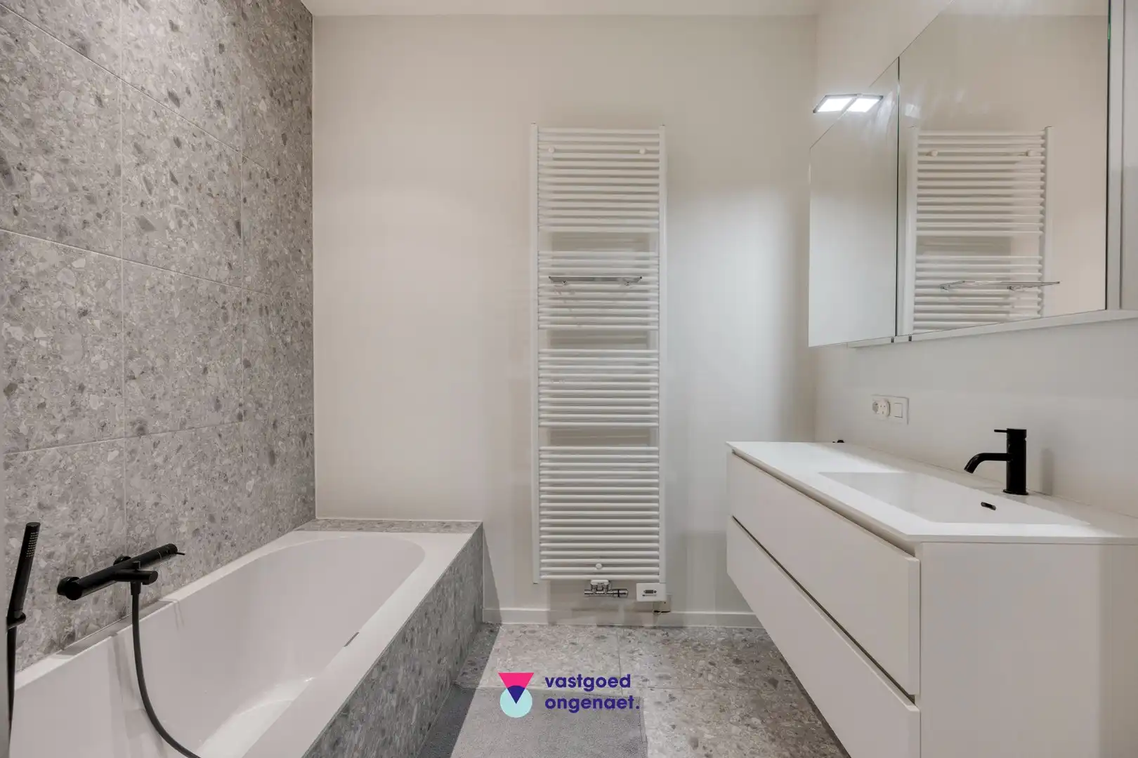Exclusieve penthouse met zicht op water en stad foto 14