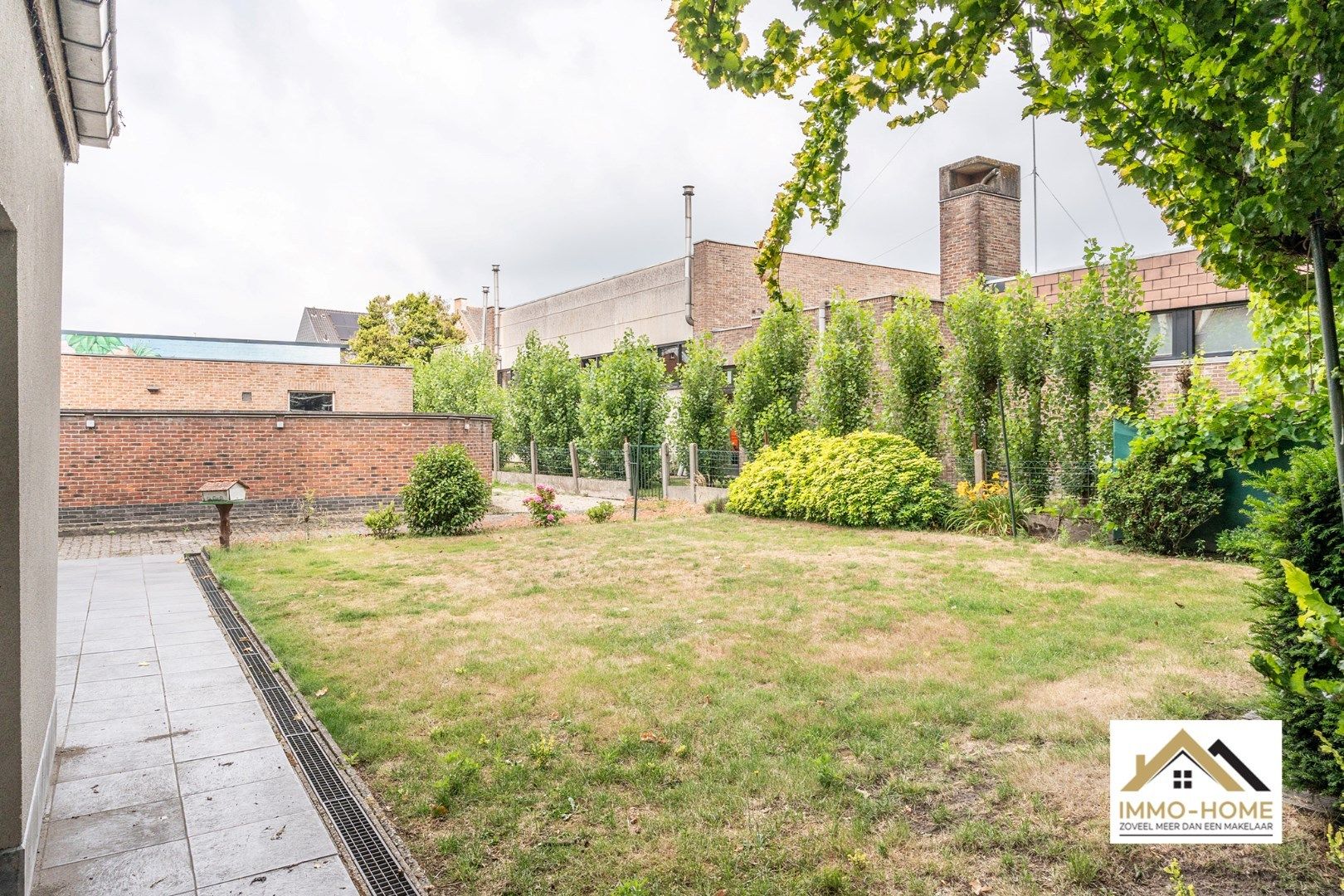 Op te frissen woning op topligging in centrum Lochristi!  foto 5