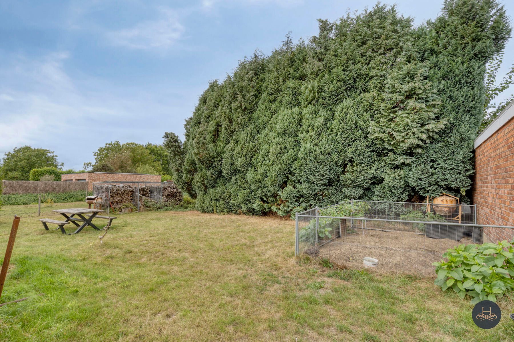 Vrijstaande woning met enorm potentieel foto 18