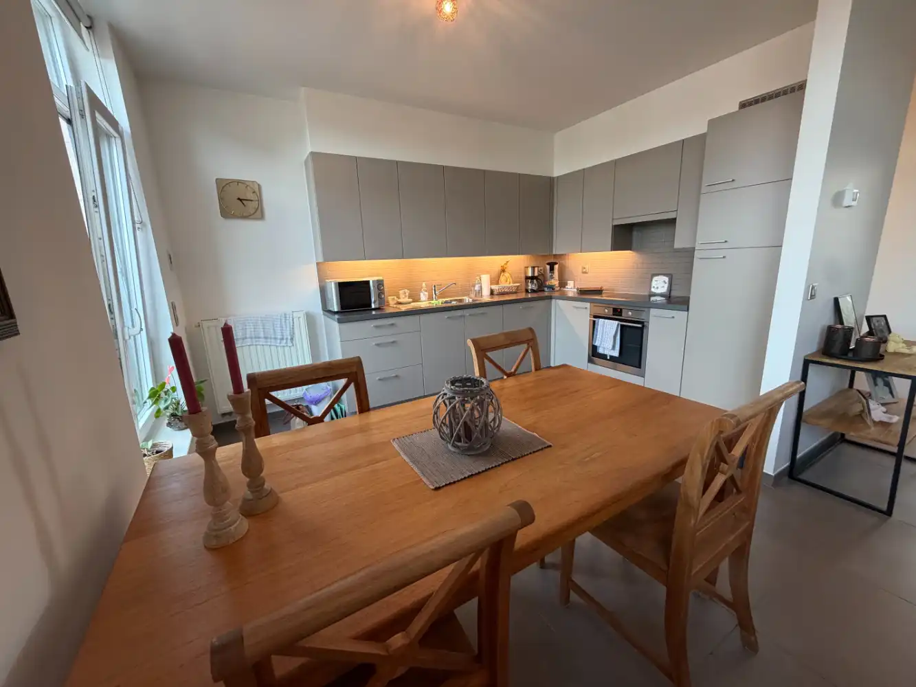 Mooi instapklaar appartement met één slaapkamer. Gelegen op het derde verdiep in een rustig gebouw zonder lift. foto 4