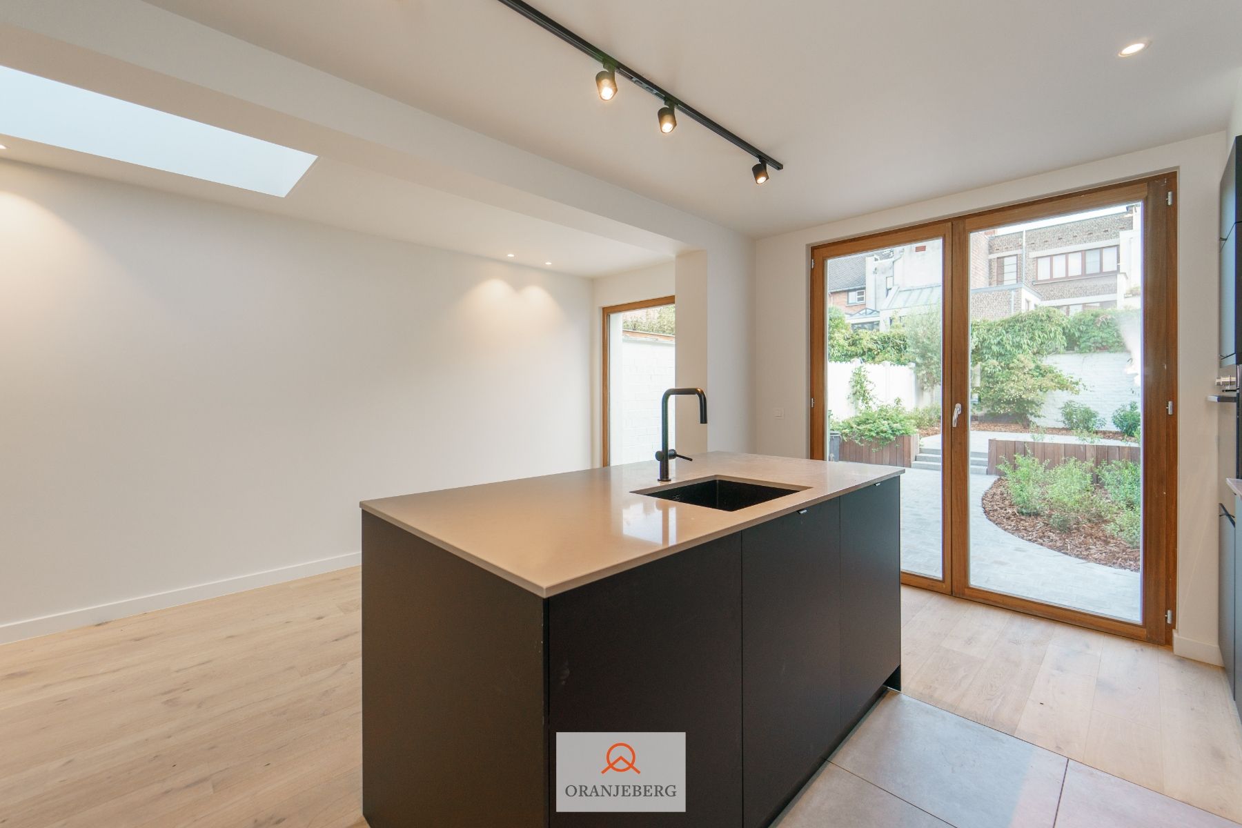 Gerenoveerde herenwoning met 4 slpk's vlakbij Muinkpark foto 11