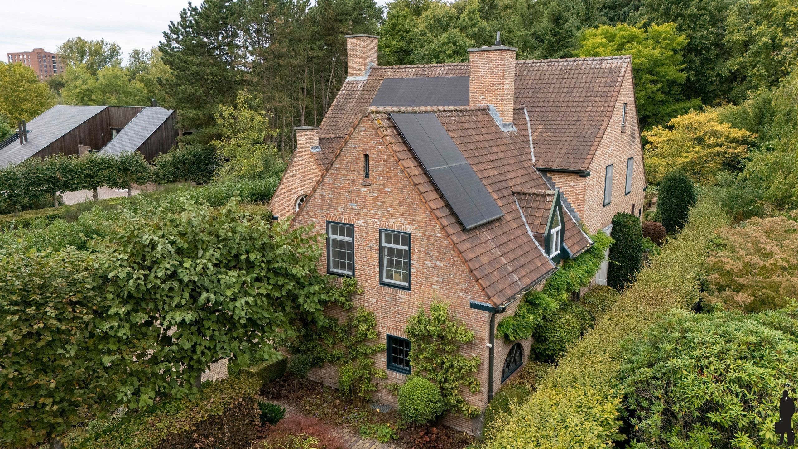 Riante villa van de hand van architect Rutten gelegen op uitstekende locatie te Turnhout  foto 37