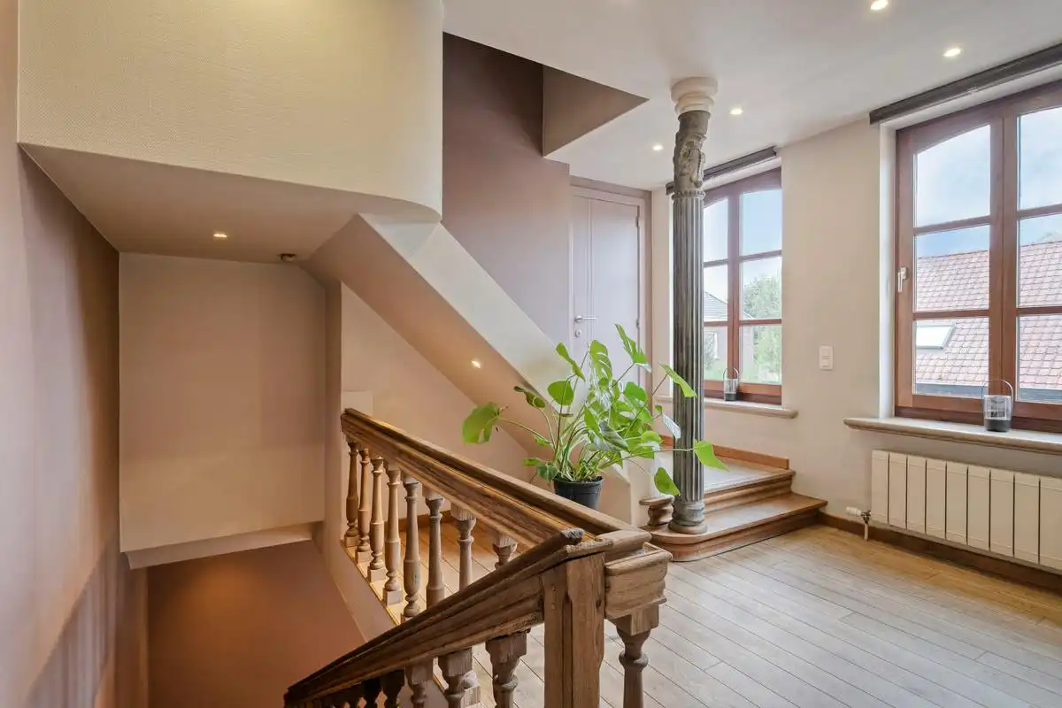 Ruime herenwoning met magazijn te koop in Deerlijk foto 10