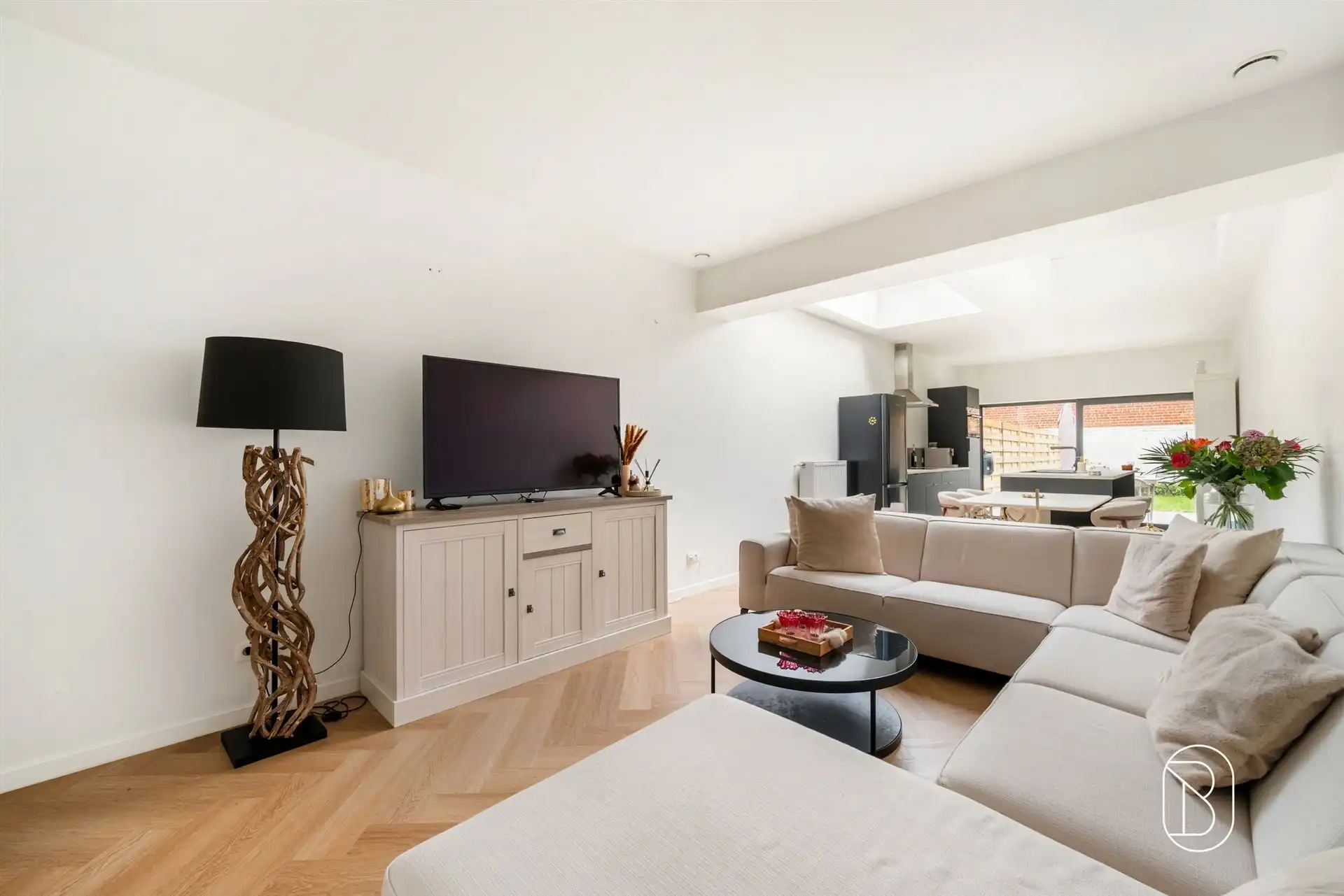Gerenoveerde woning met 3 slpk en tuin in Kortrijk! foto 2
