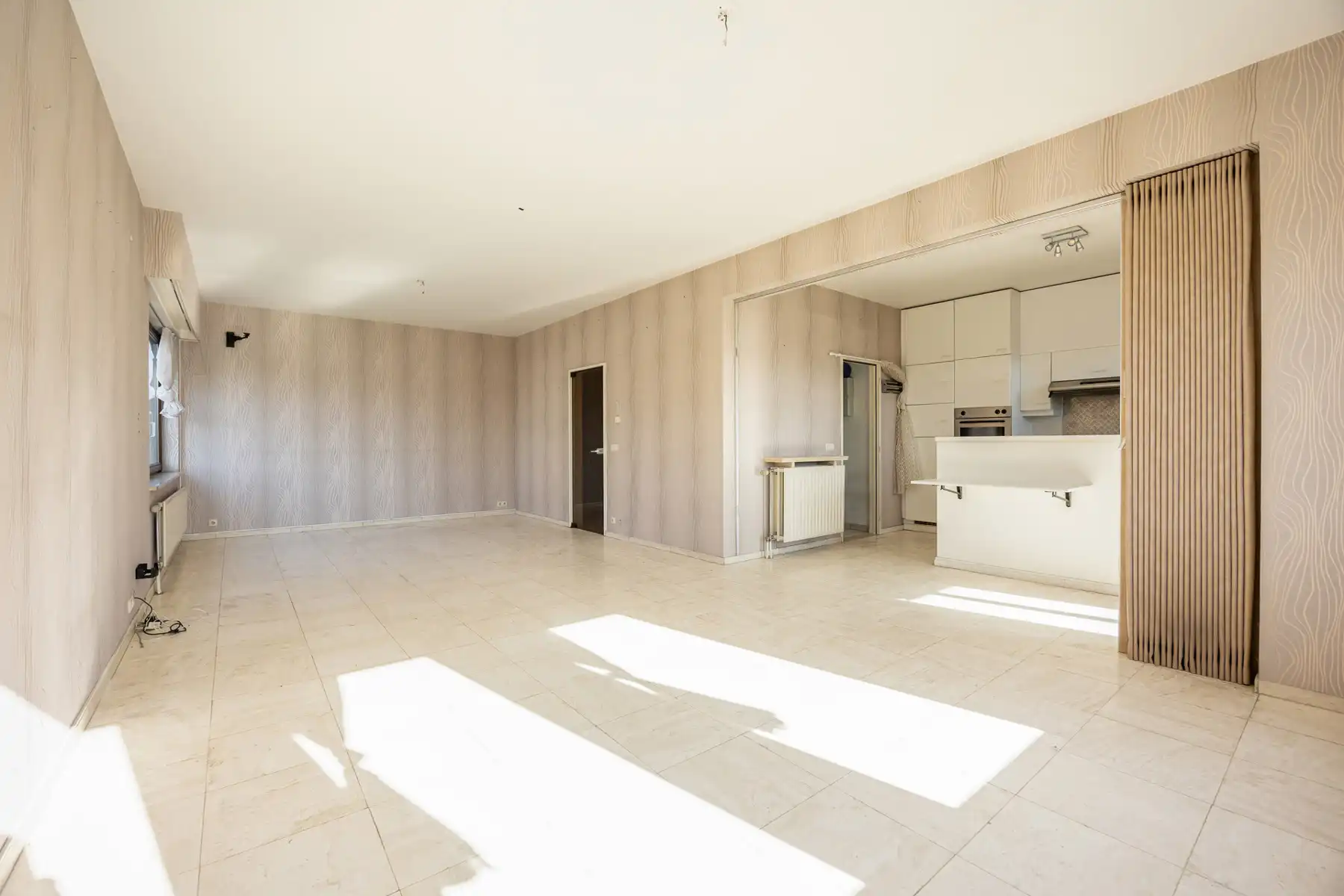 Ruim 2-slaapkamerappartement met lift, 2 terrassen en garage. foto 3