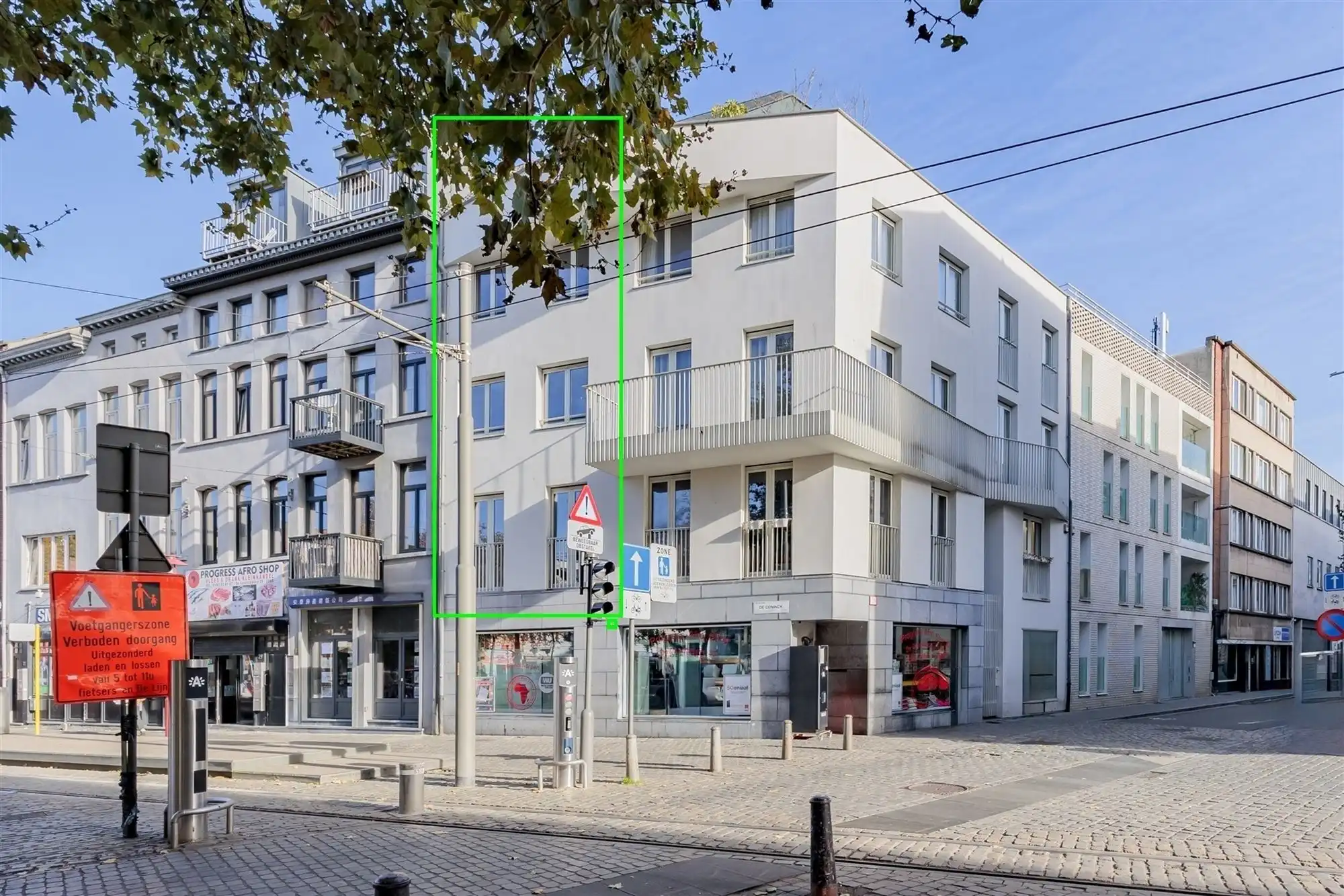 Prachtige woning met 3 slk en groot terras aan levendig plein foto 20
