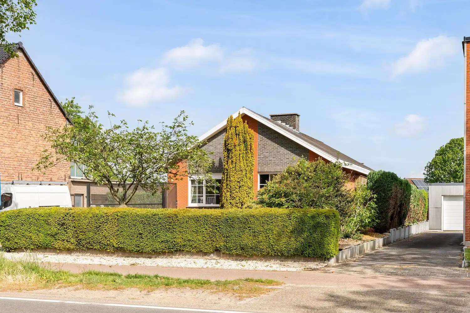 INSTAPKLARE WONING MET 3 SLAAPKAMERS + VOLLEDIG ONDERKELDERD foto 2