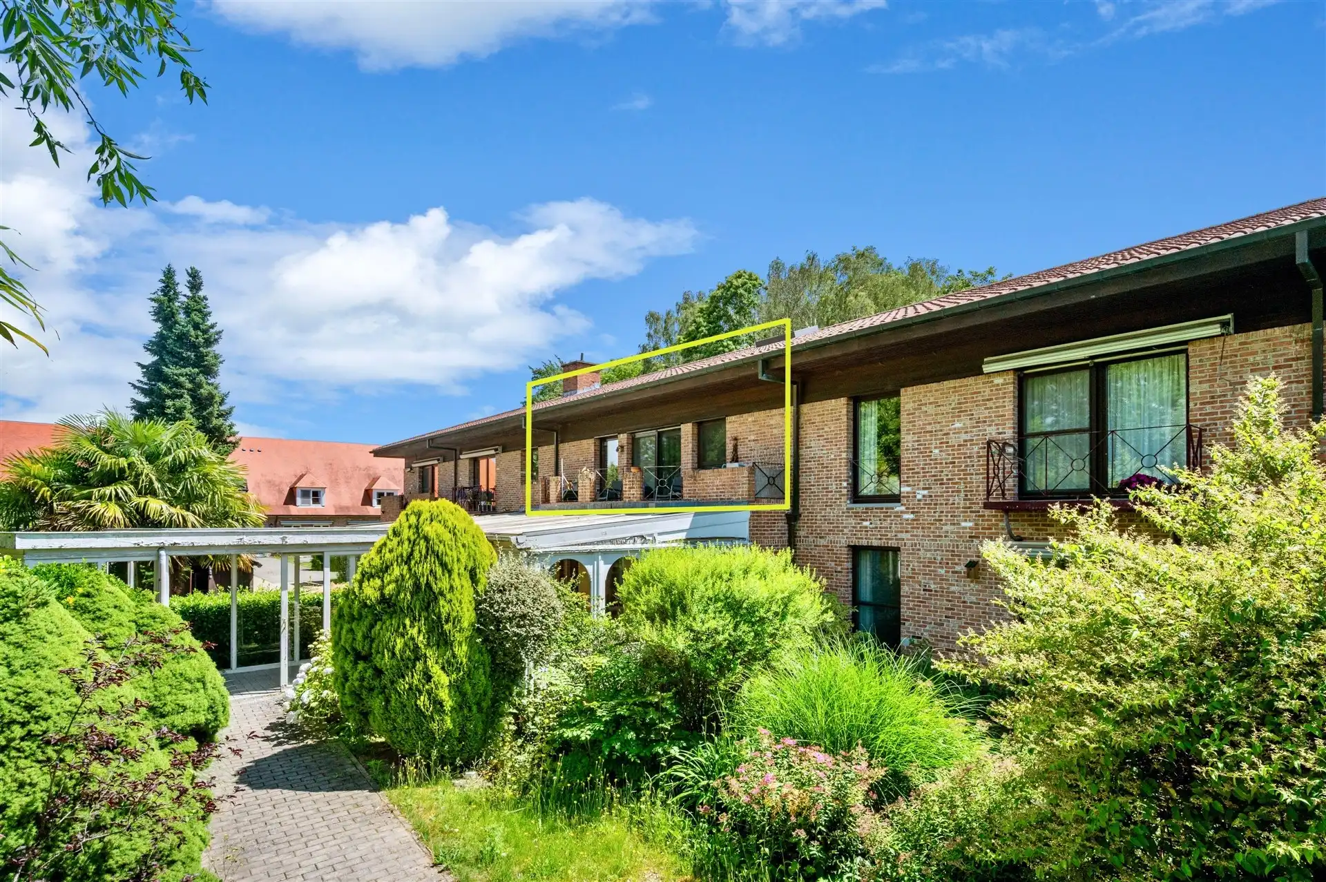 Instapklare assistentiewoning met terras foto {{pictureIndex}}