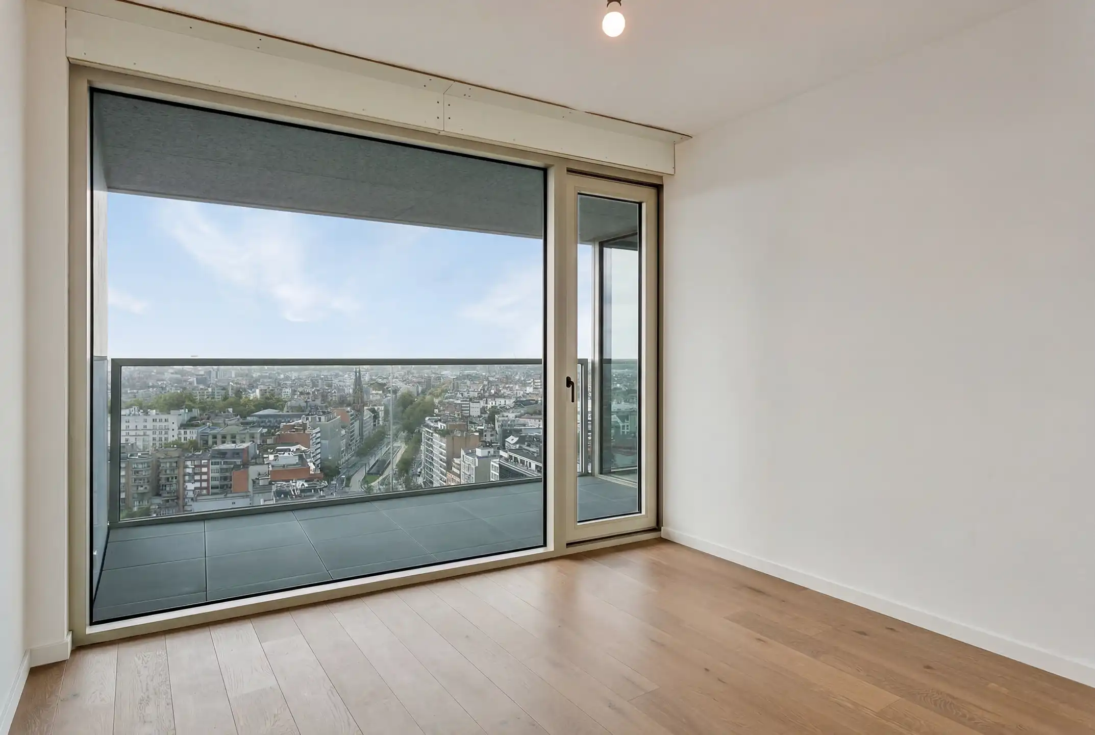 ANTWERPEN - Antwerp Tower  foto 5