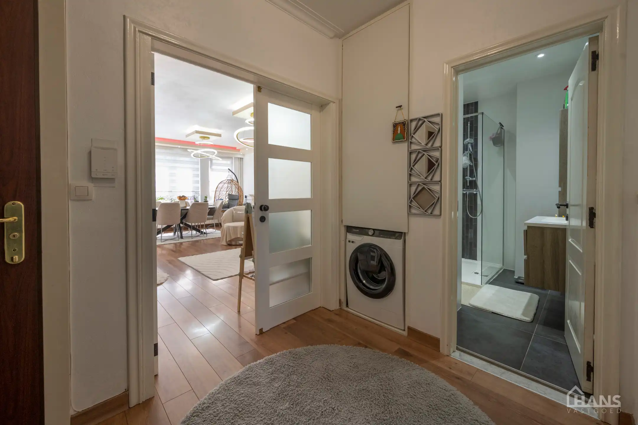 Instapklaar appartement met garage. foto 6