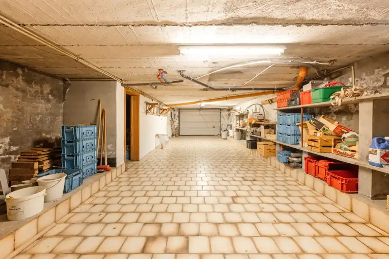 Zeer ruime en rustig gelegen villa TE KOOP in Sint-Eloois-Vijve! foto 21