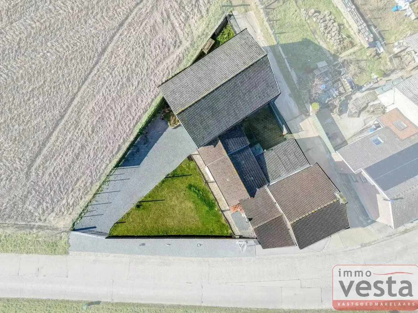 Landelijk gelegen woning met atelier foto 6