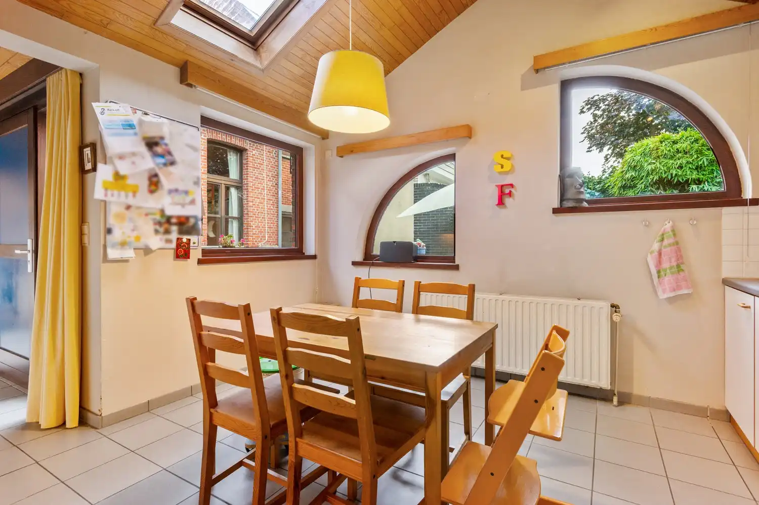 Super gezellige woning met prachtige ruime tuin en 3 slaapkamers te Hoevenen! foto 11