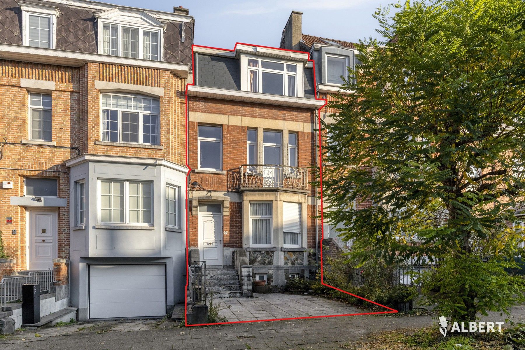 Instapklare gezinswoning met 4-5 slaapkamers foto 2