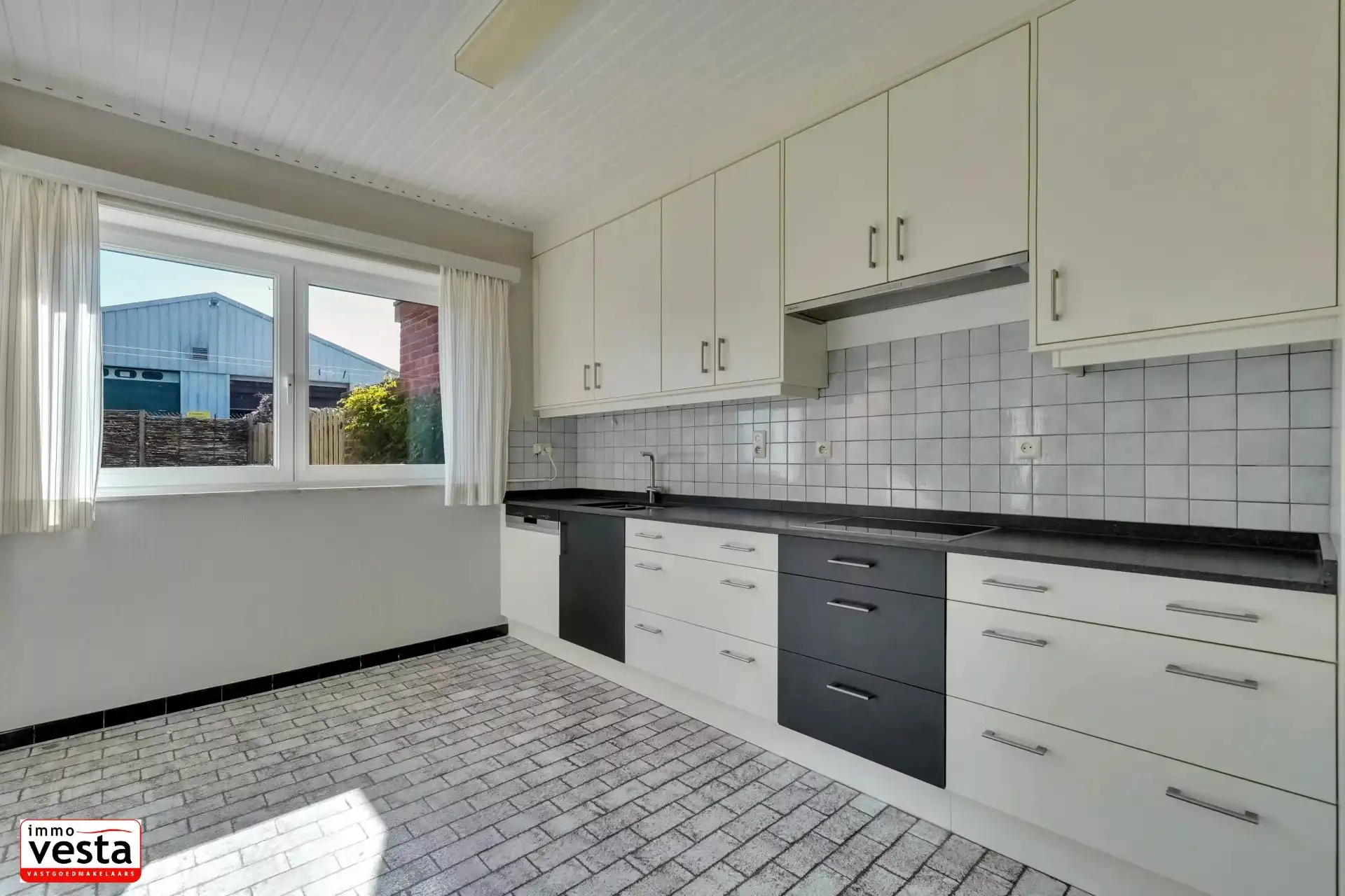 Ruime gezinswoning met 4 slaapkamers foto 10