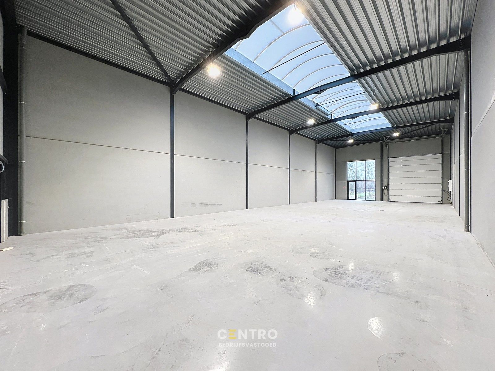 NB-magazijn van ± 275 m² (incl. 2 parkeerplaatsen!) en moderne glaspartij in driehoek TIELT-DEINZE-WAREGEM ! foto 9